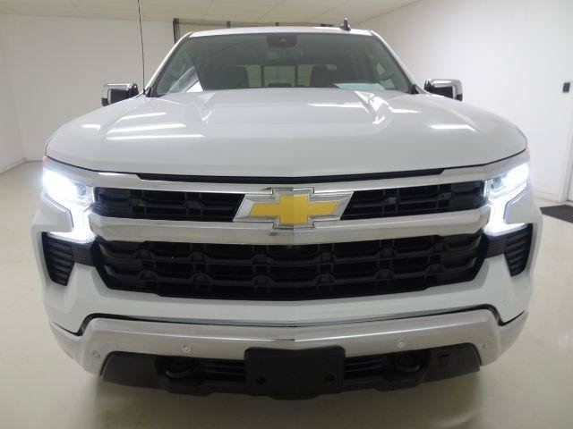 Used 2025 Chevrolet Silverado 1500 LT w/ Safety Package AWD/4WD image 2