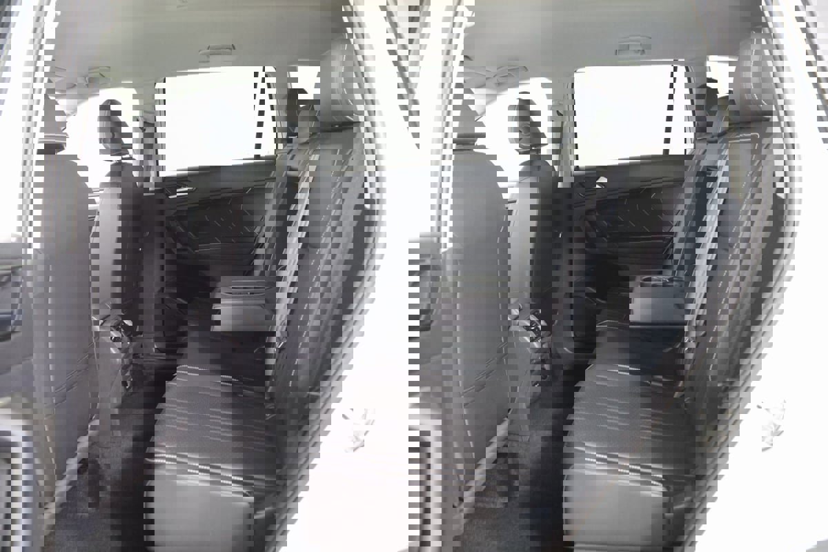 Used 2024 Volkswagen Tiguan SE image 48