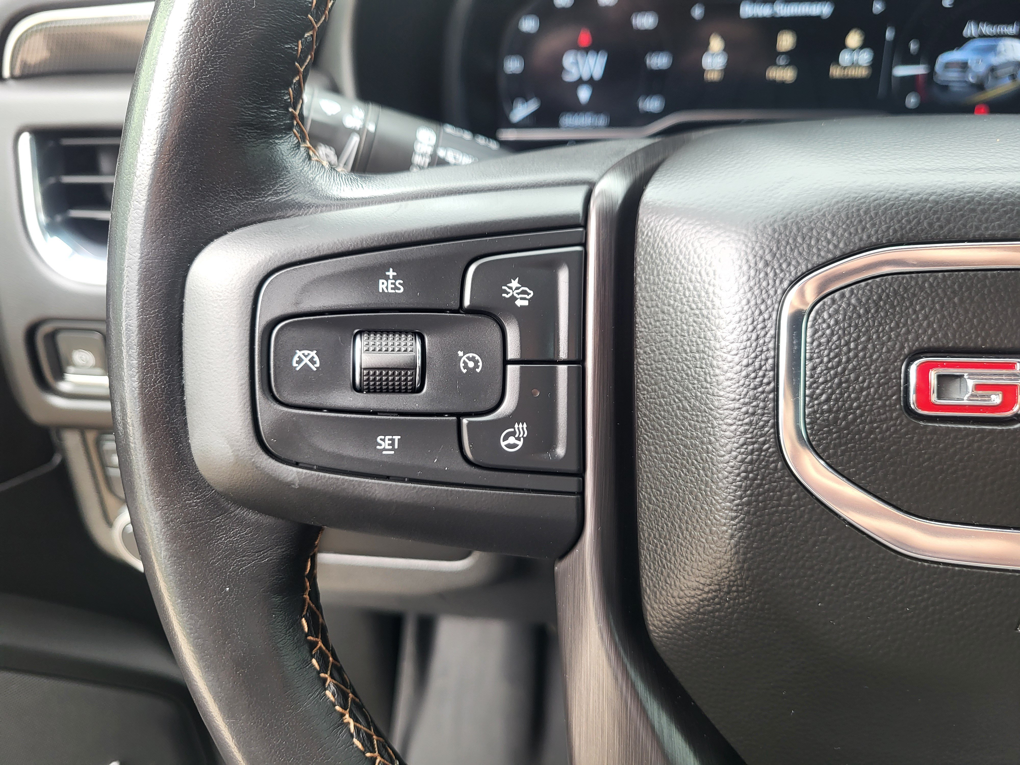 Used 2023 GMC Yukon XL AT4 w/ AT4 Premium Package AWD/4WD image 29