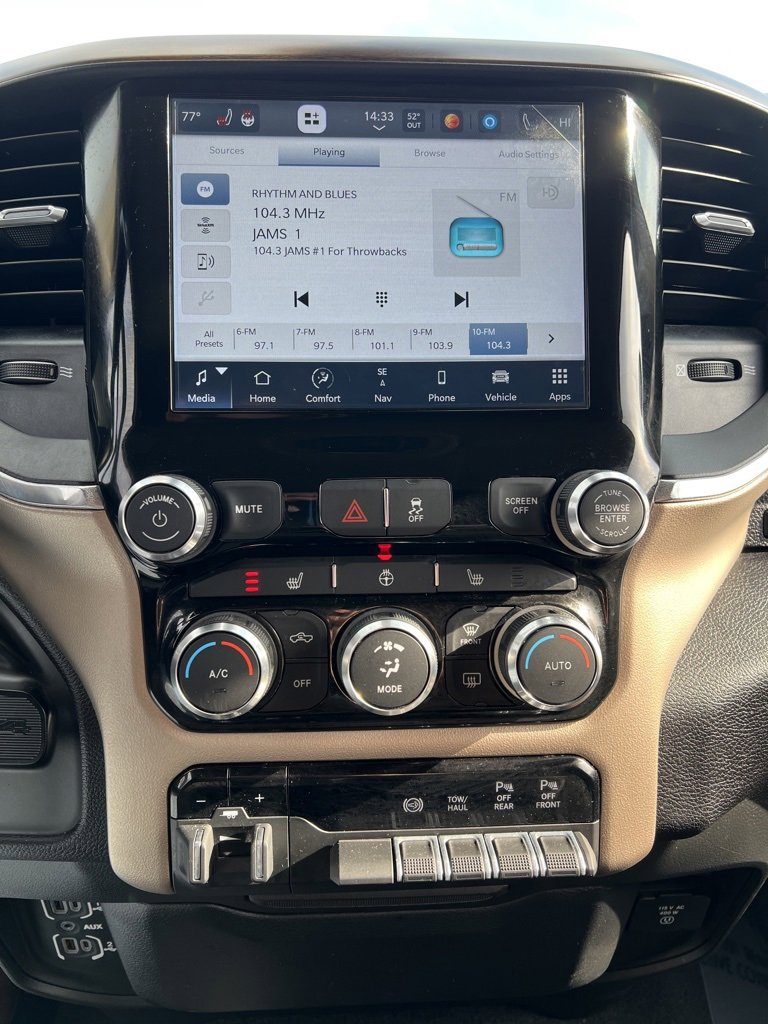 Used 2022 RAM 2500 Laramie w/ Body Color Bumper Group image 39