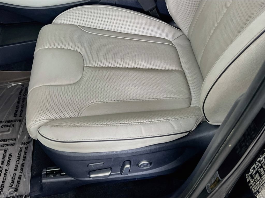 Used 2024 Hyundai Palisade Limited AWD/4WD image 19