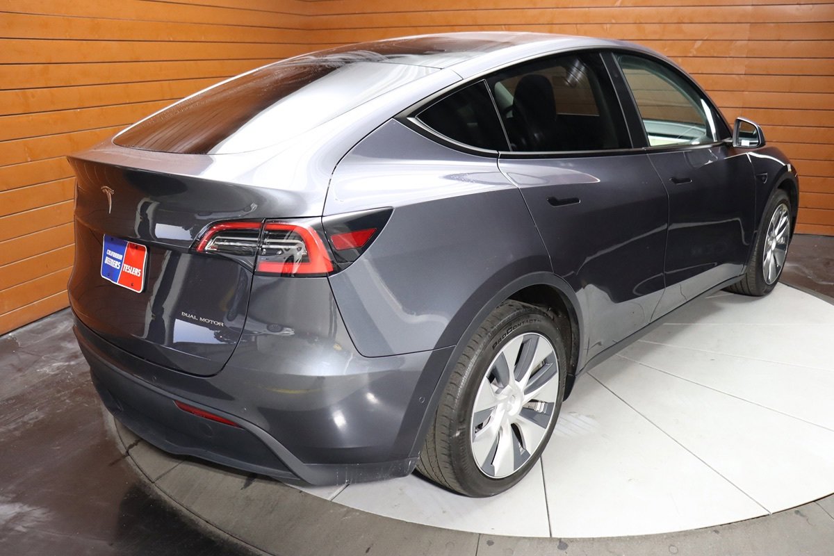 Used 2024 Tesla Model Y Long Range AWD/4WD image 12