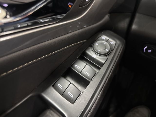 Used 2023 Chevrolet Traverse LT image 16