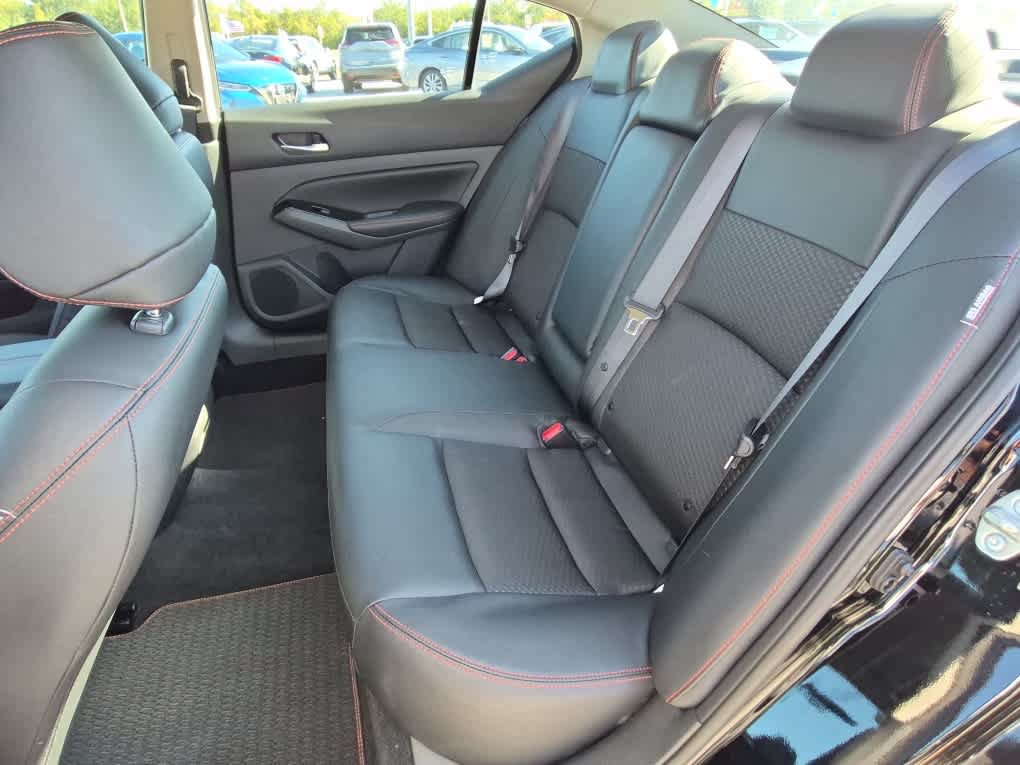 Used 2025 Nissan Altima 2.5 SR FWD image 7