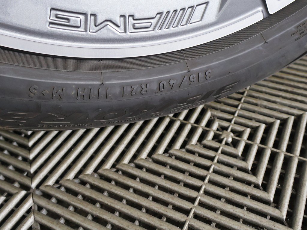 Used 2025 Mercedes-Benz GLS 450 4MATIC w/ AMG Line Exterior image 28