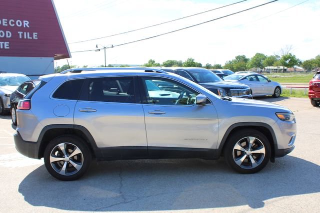 Used 2019 Jeep Cherokee Limited FWD image 2