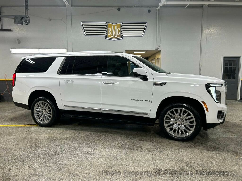 Used 2025 GMC Yukon XL Elevation AWD/4WD image 1