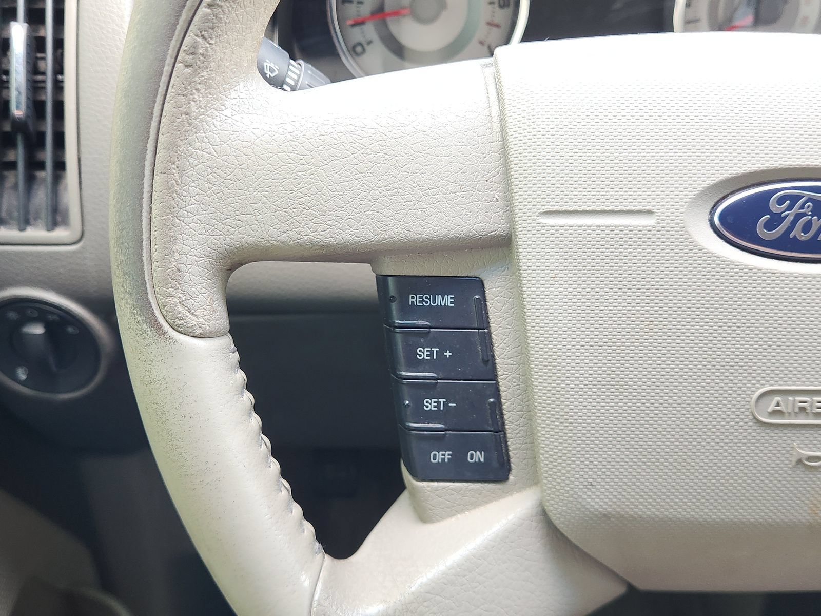 Used 2009 Ford Edge Limited FWD image 31