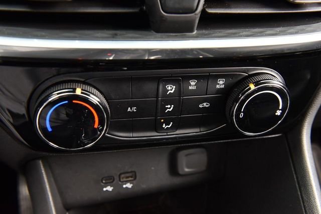 Used 2024 Buick Encore GX Sport Touring image 14