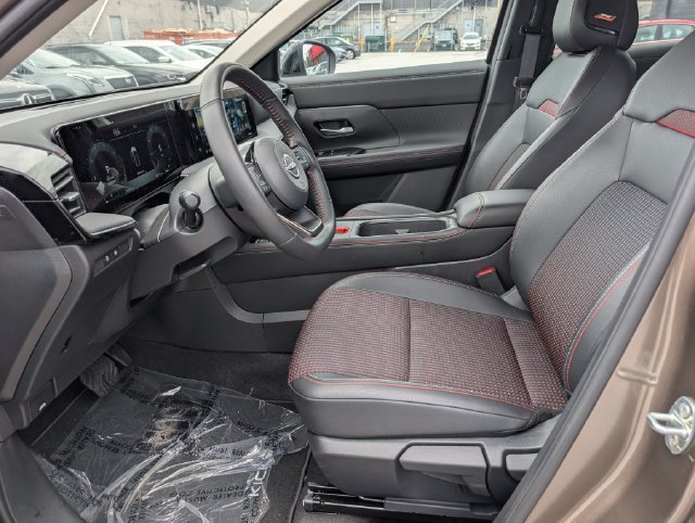 Used 2026 Nissan Kicks SR w/ SR Premium Package AWD/4WD image 15