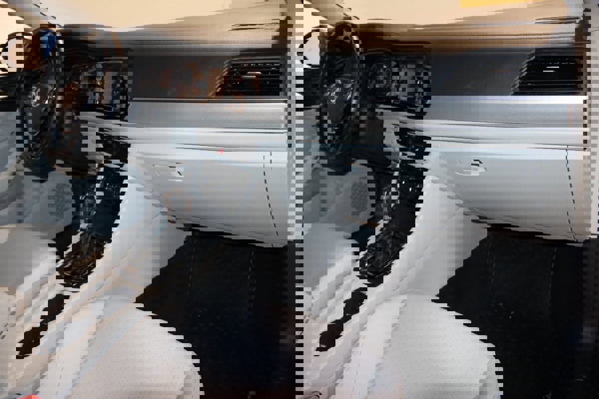 Used 2019 Volkswagen Jetta SE w/ Cold Weather Package image 52