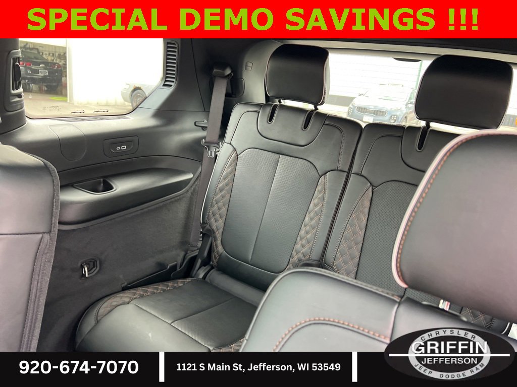 New 2025 Jeep Grand Cherokee L Summit w/ Obsidian Package image 19