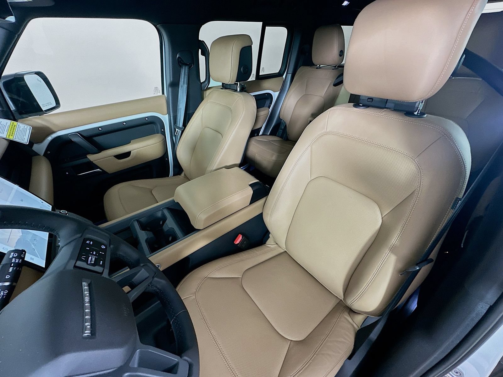 New 2026 Land Rover Defender 130 X-Dynamic SE AWD/4WD image 33