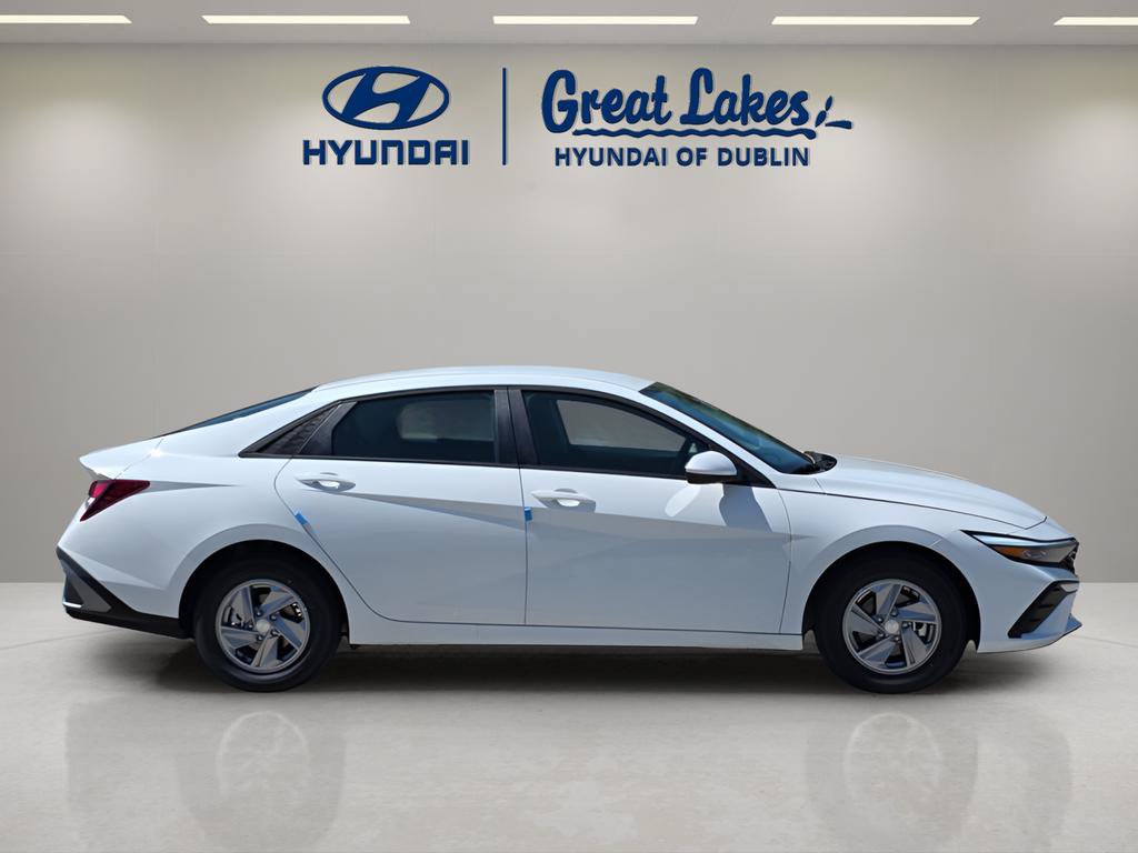 New 2026 Hyundai Elantra SE w/ Cargo Package FWD image 6