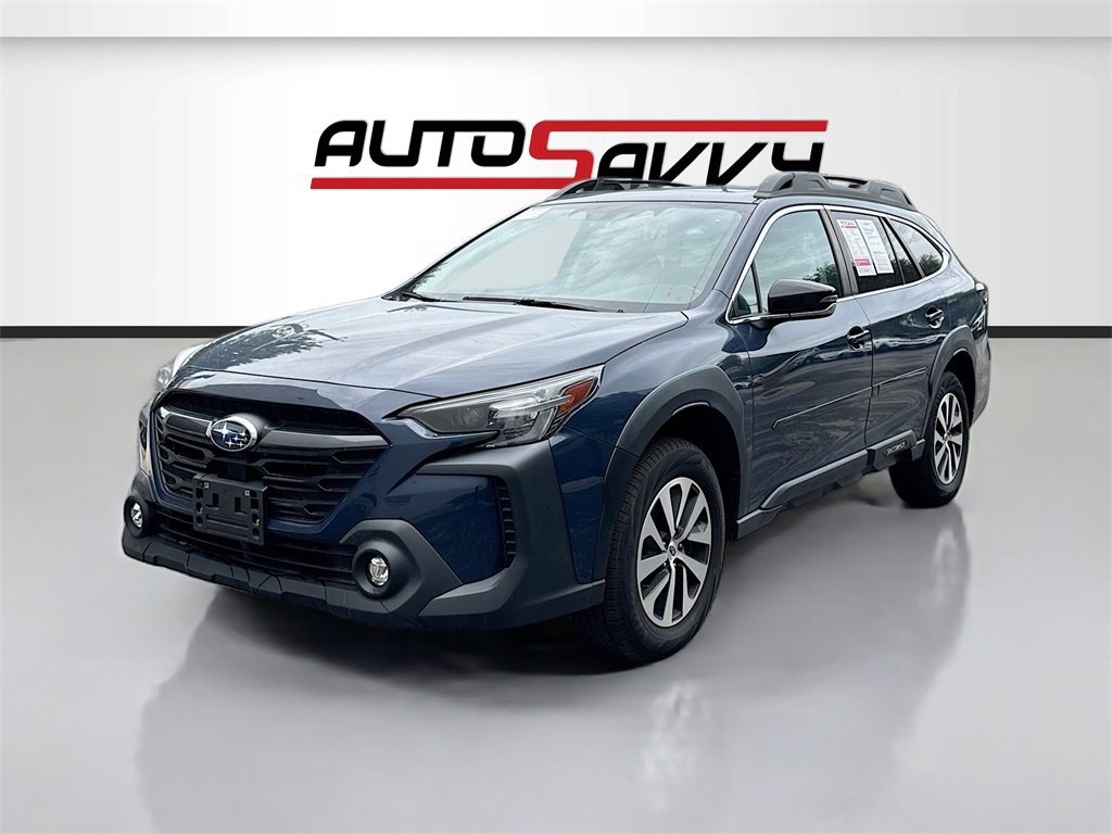Used 2023 Subaru Outback Premium image 3