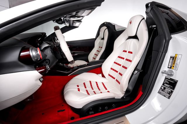 Used 2021 Ferrari 812 GTS RWD image 4