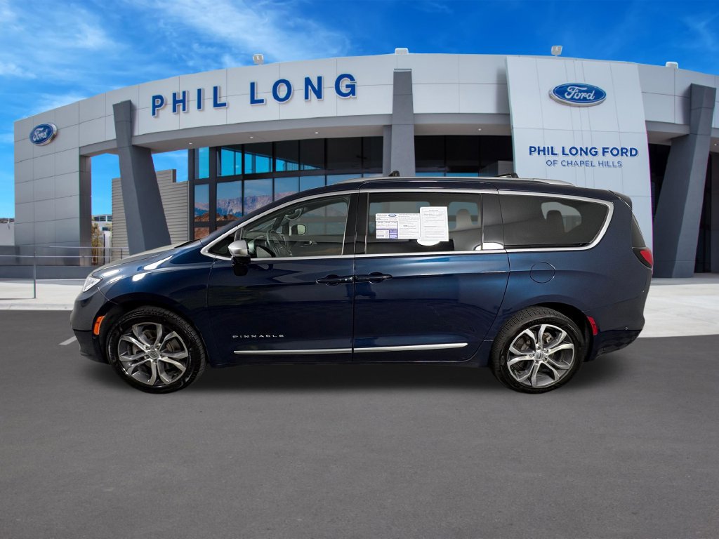 Used 2025 Chrysler Pacifica Pinnacle w/ Trailer Tow Group AWD/4WD image 2