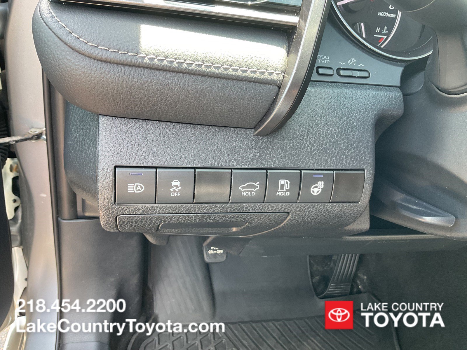 Used 2024 Toyota Camry SE FWD image 29