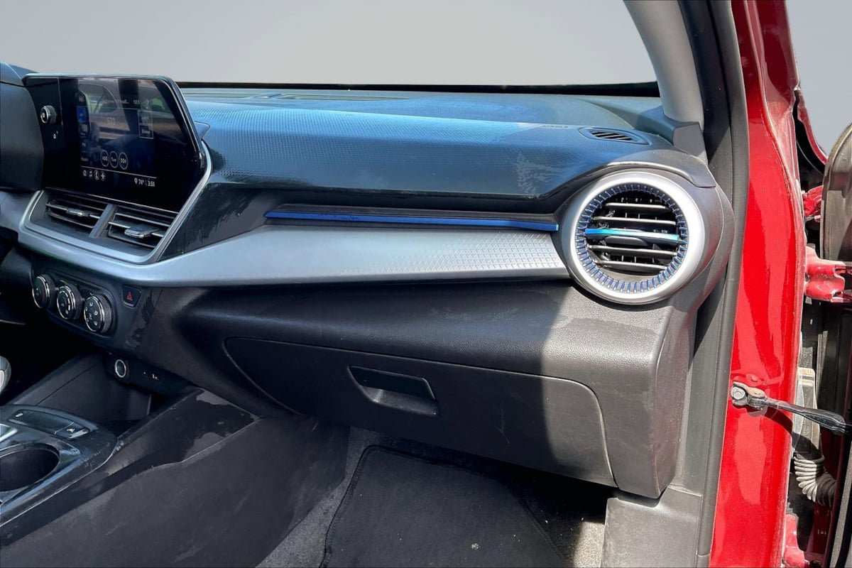 Used 2025 Chevrolet Trax LS FWD image 17