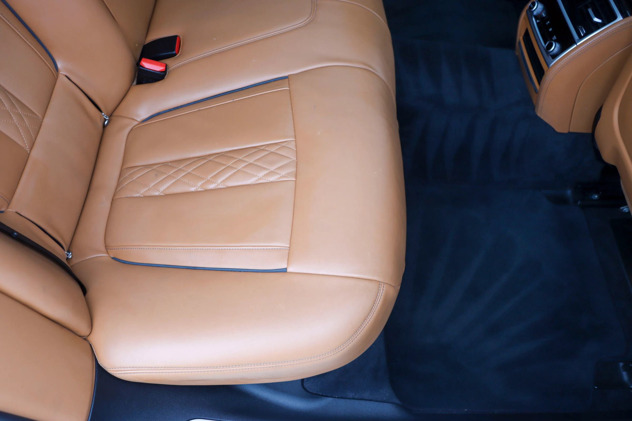 Used 2020 BMW 740i w/ M Sport Package RWD image 20