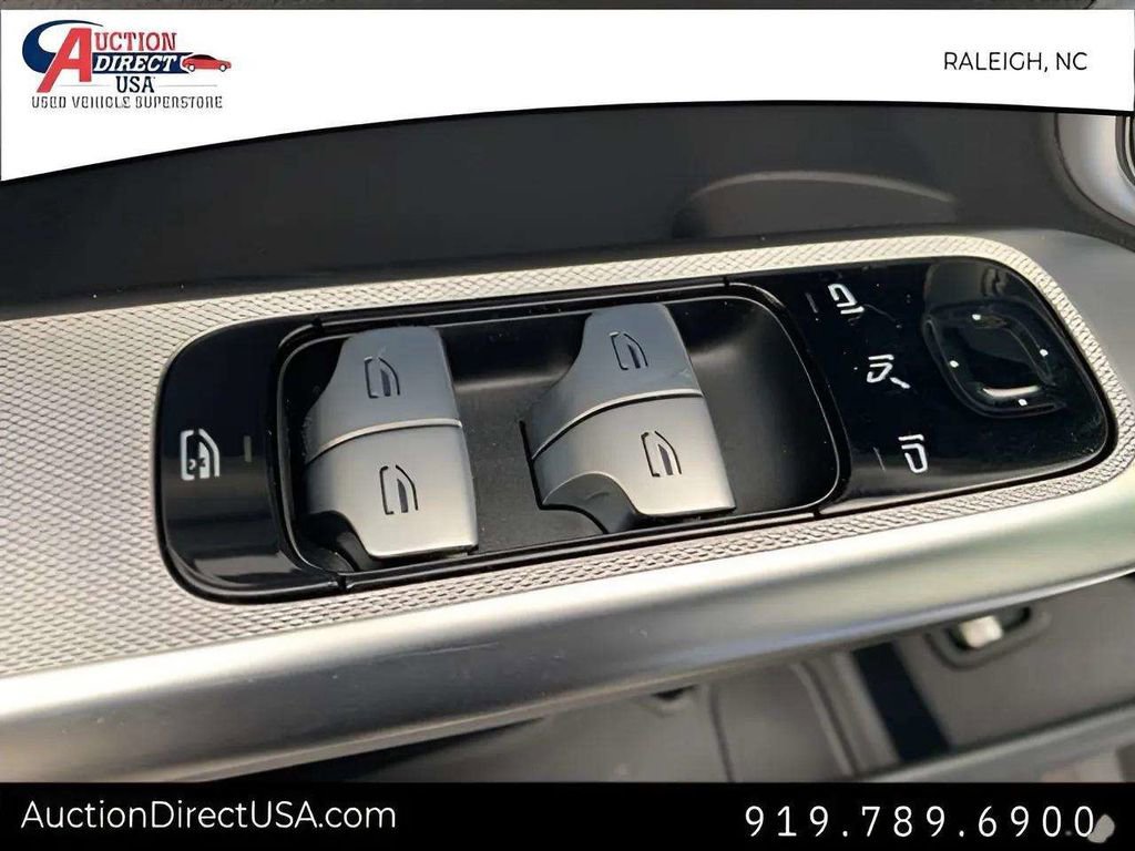Used 2023 Mercedes-Benz GLC 300 image 35