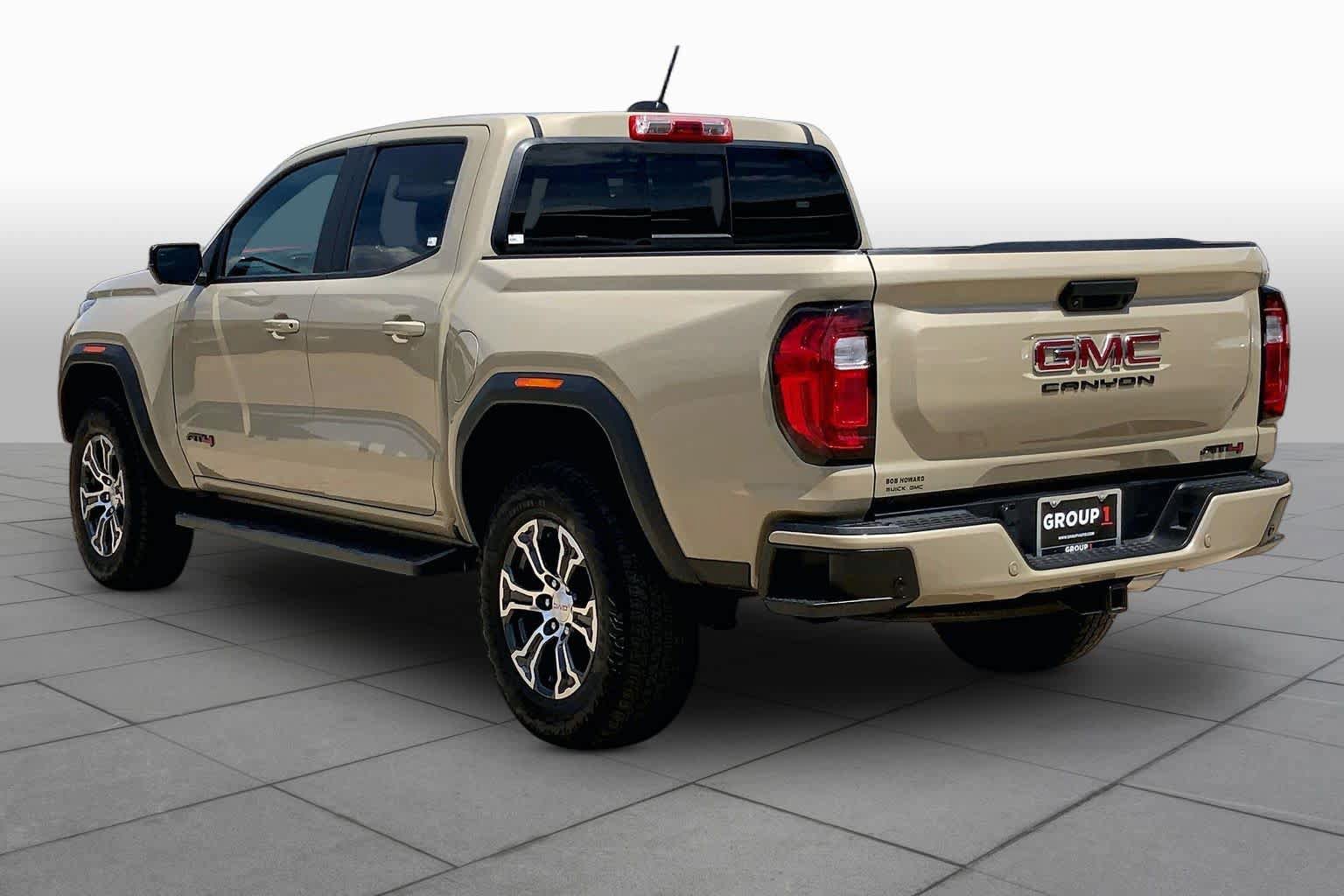 Used 2024 GMC Canyon AT4 w/ Technology Package AWD/4WD image 12