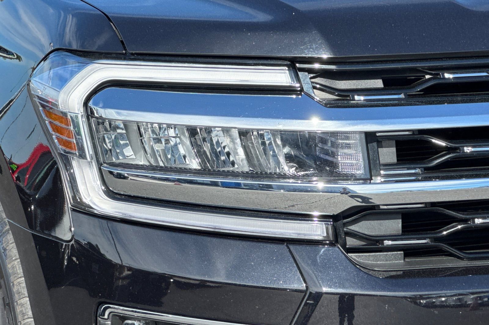 Used 2024 Ford Expedition Limited image 43