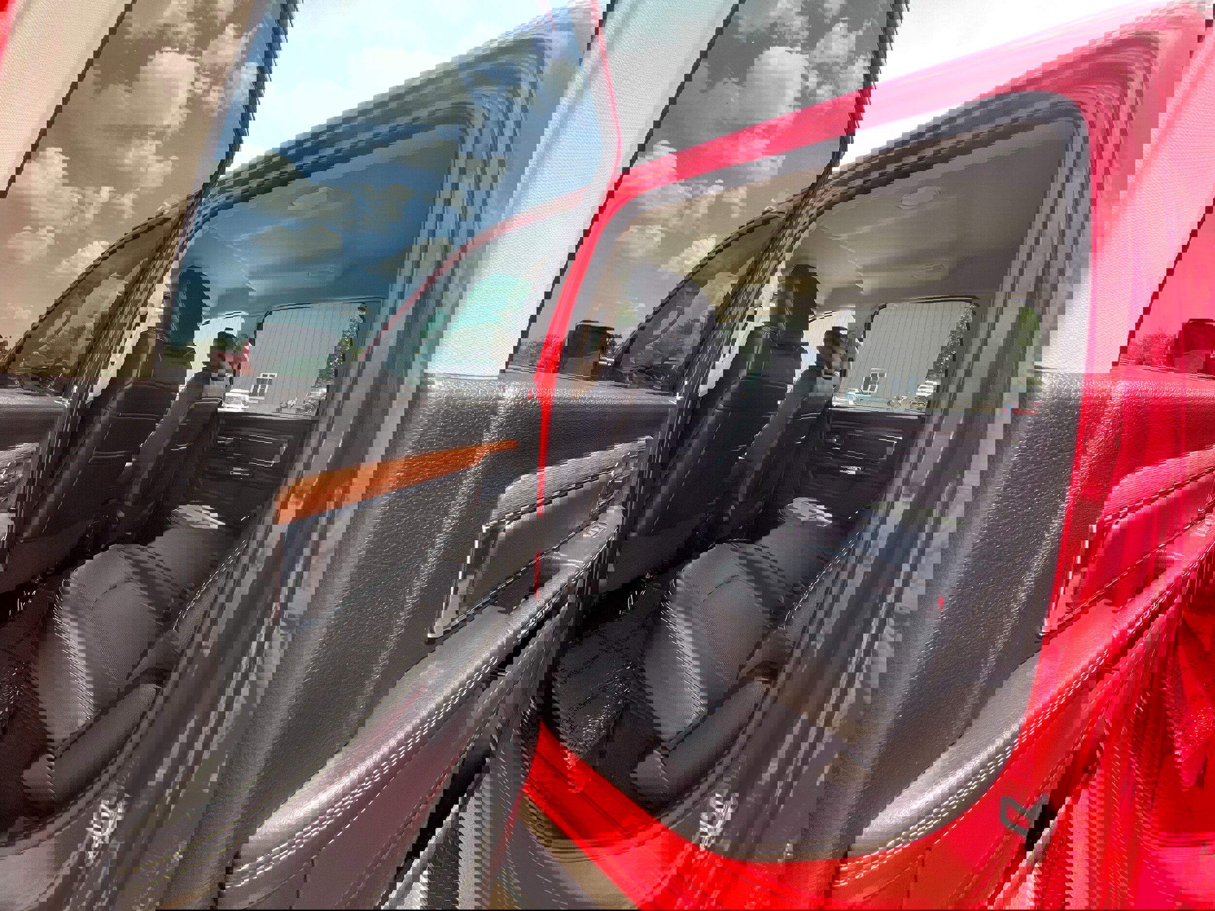 Used 2016 RAM 1500 Laramie w/ Convenience Group image 18