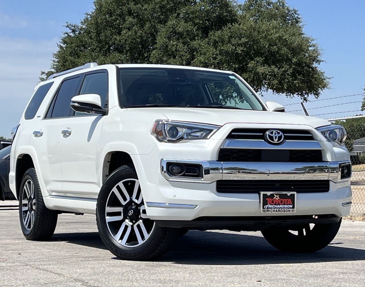 Used 2023 Toyota 4Runner Limited AWD/4WD image 2