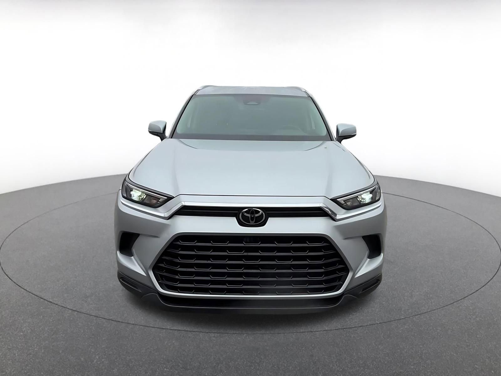 Used 2024 Toyota Grand Highlander XLE image 4