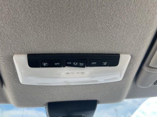 New 2025 Nissan Kicks Play S image 30