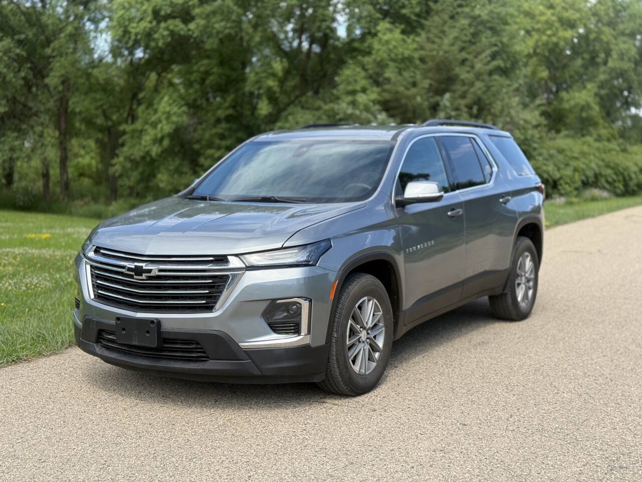 Used 2023 Chevrolet Traverse LT AWD/4WD image 2