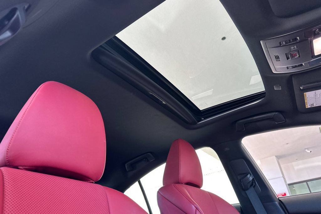 Used 2024 Lexus IS 500 RWD image 18