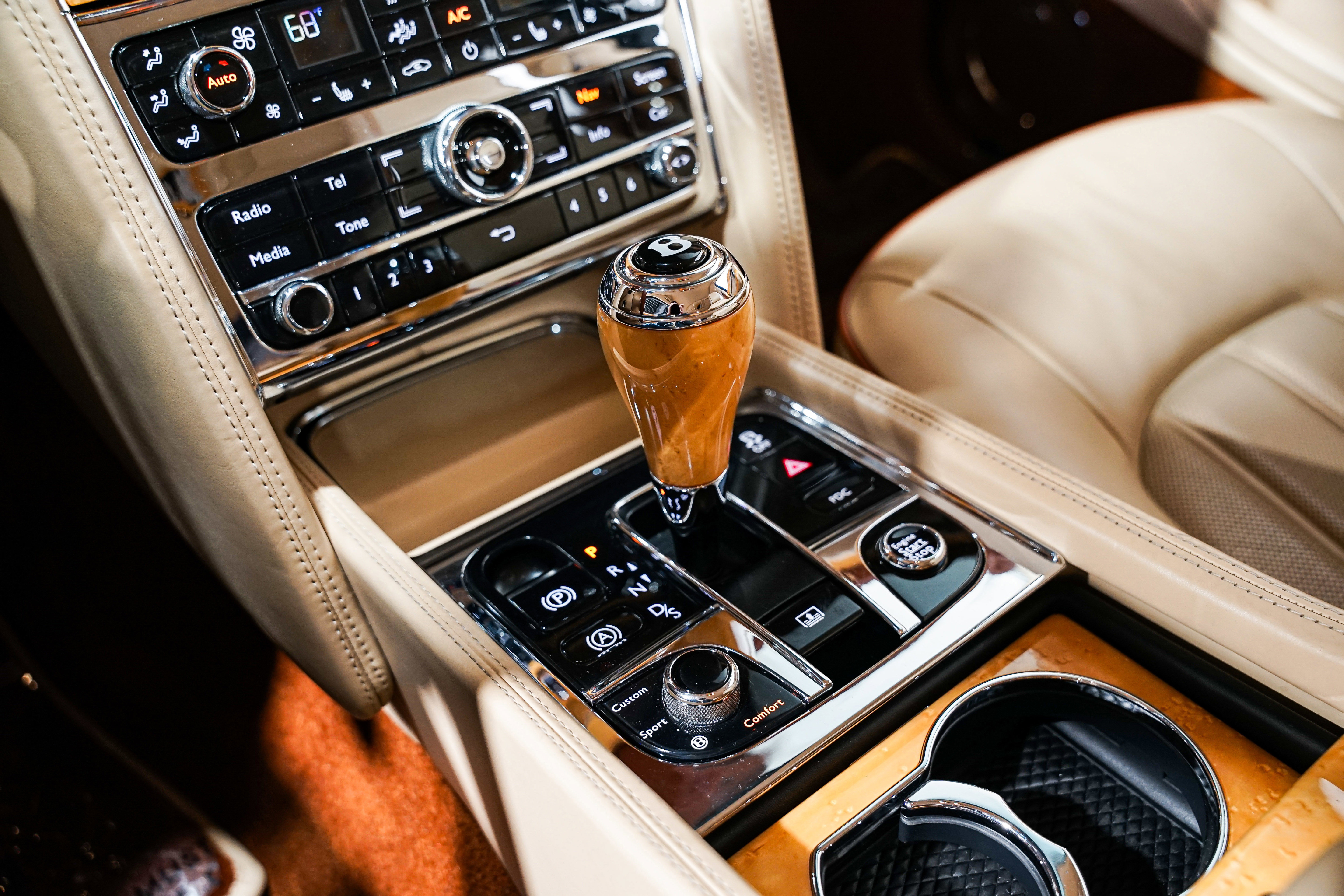 Used 2012 Bentley Mulsanne image 16