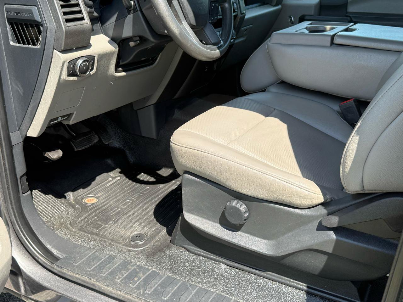 Used 2022 Ford F250 XL w/ Power Equipment Group AWD/4WD image 17