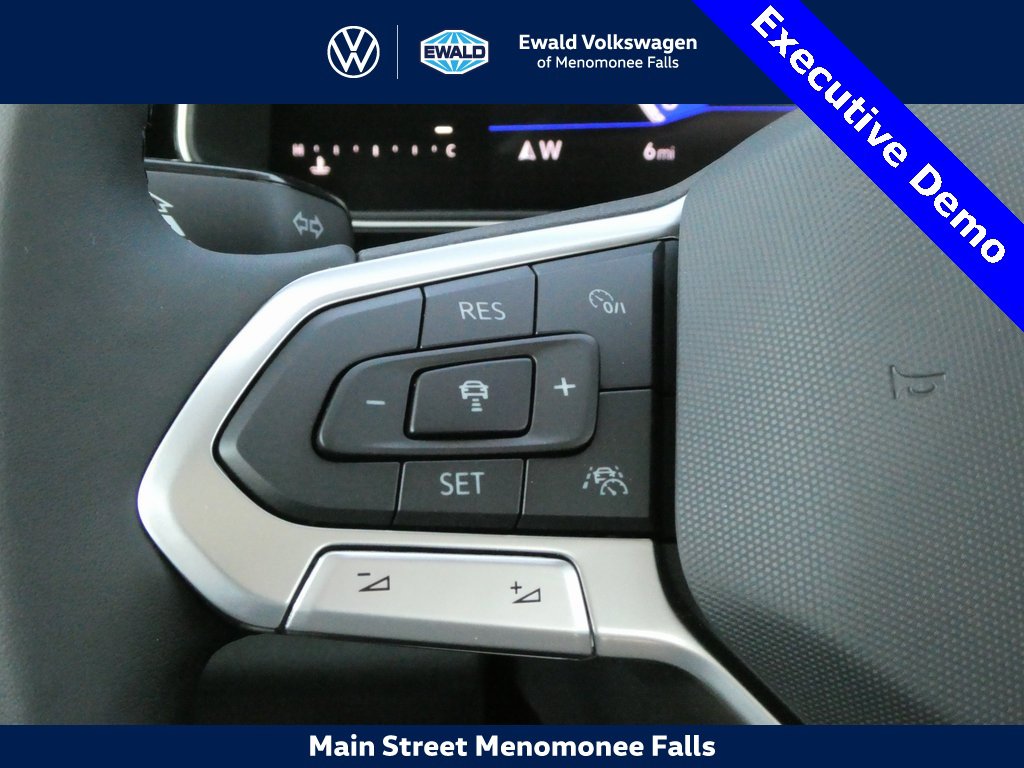 New 2025 Volkswagen Jetta SE image 10