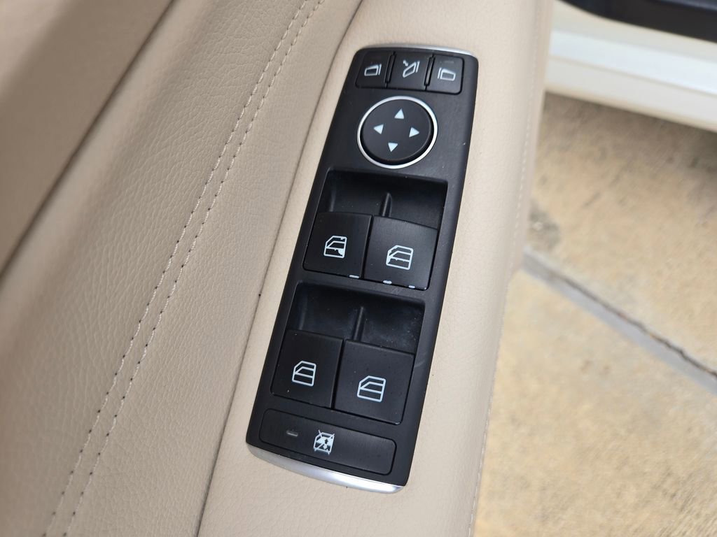 Used 2017 Mercedes-Benz E 400 E 400 w/ Premium 2 Package image 28