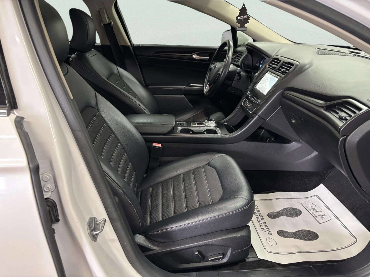 Used 2018 Ford Fusion SE w/ Equipment Group 601A image 21