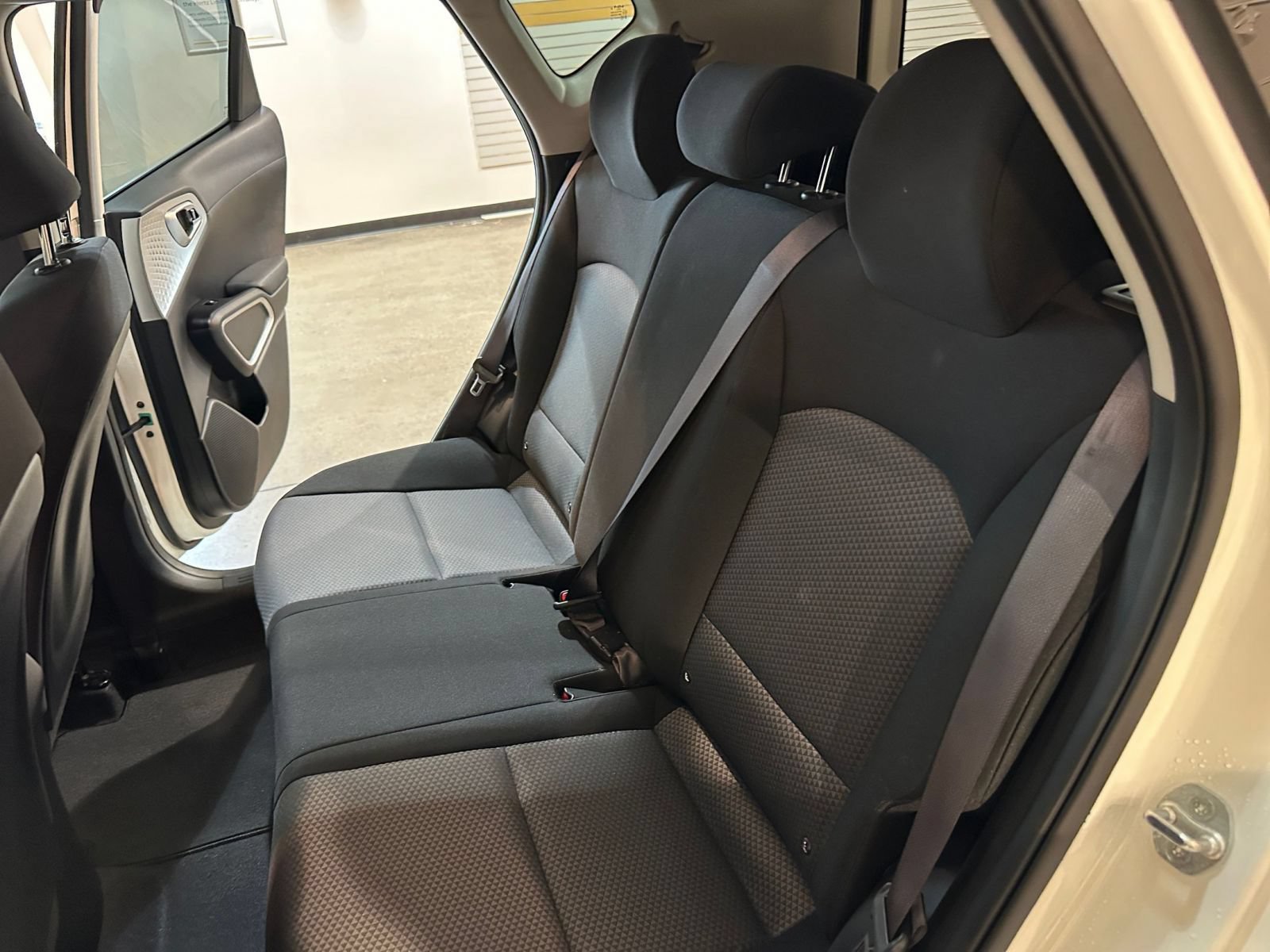 Used 2025 Kia Soul LX w/ LX Technology Package FWD image 38