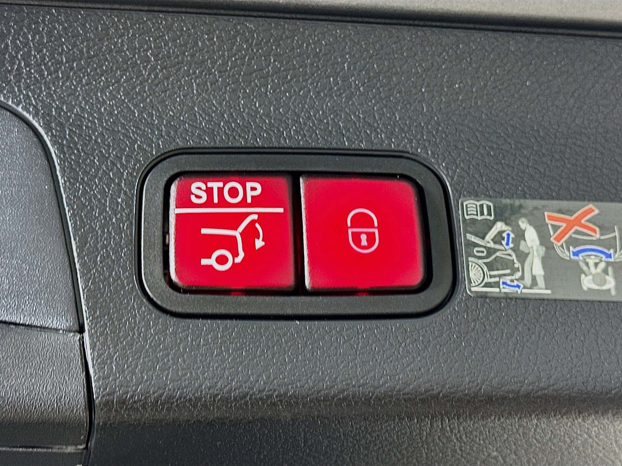 Certified 2025 Mercedes-Benz GLS 450 4MATIC image 35