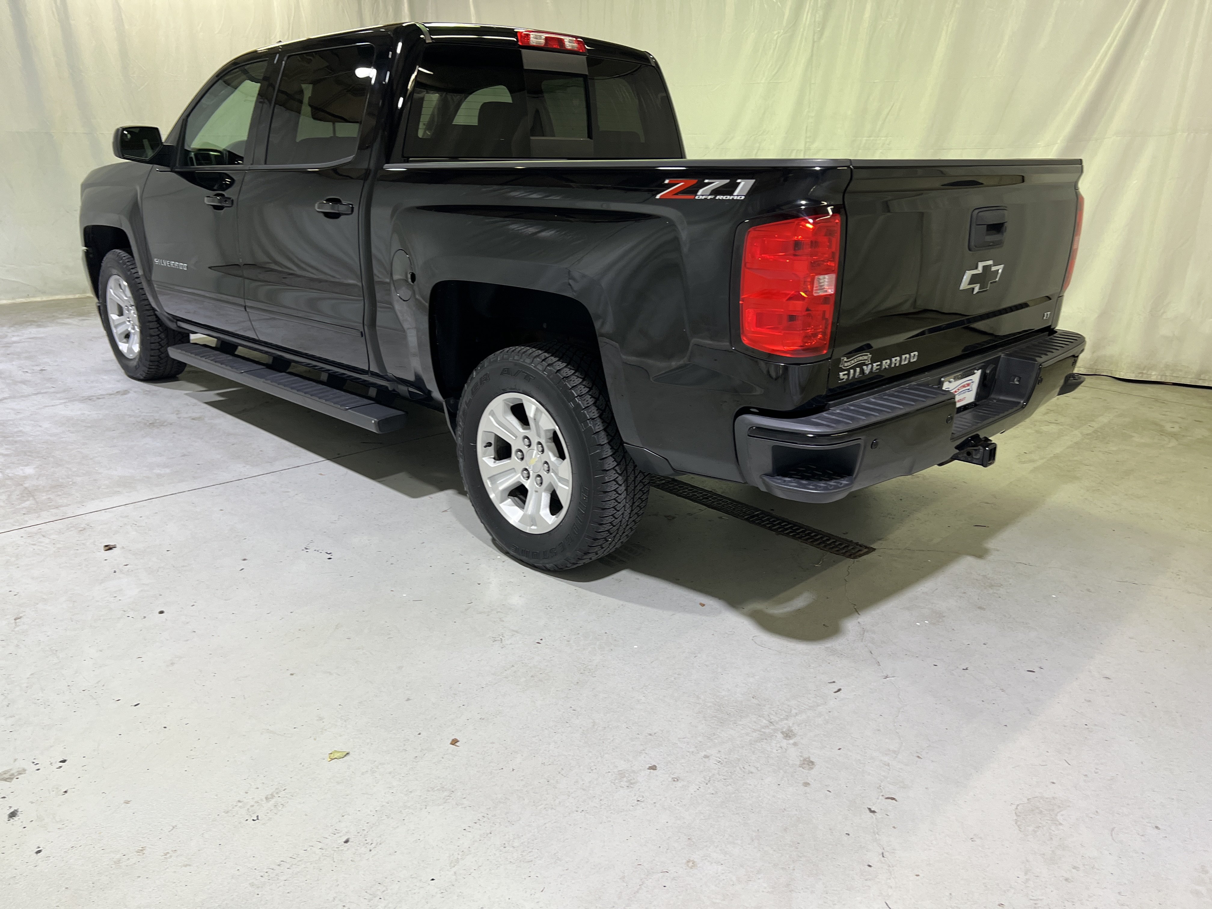 Used 2018 Chevrolet Silverado 1500 LT w/ All Star Edition AWD/4WD image 8