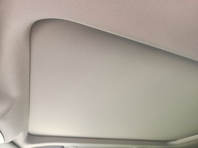 Used 2025 Nissan Rogue SL w/ Tech Package FWD image 27