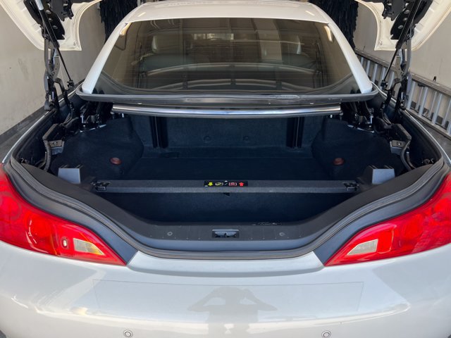 Used 2014 INFINITI Q60 Convertible w/ Premium Package RWD image 18