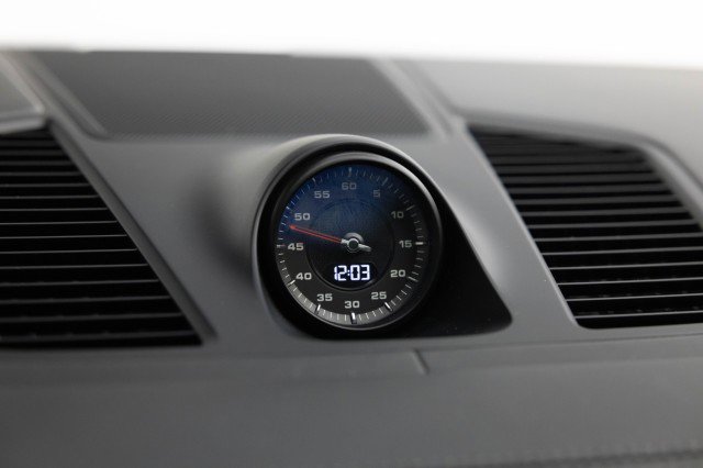 Used 2020 Porsche Cayenne Turbo image 28