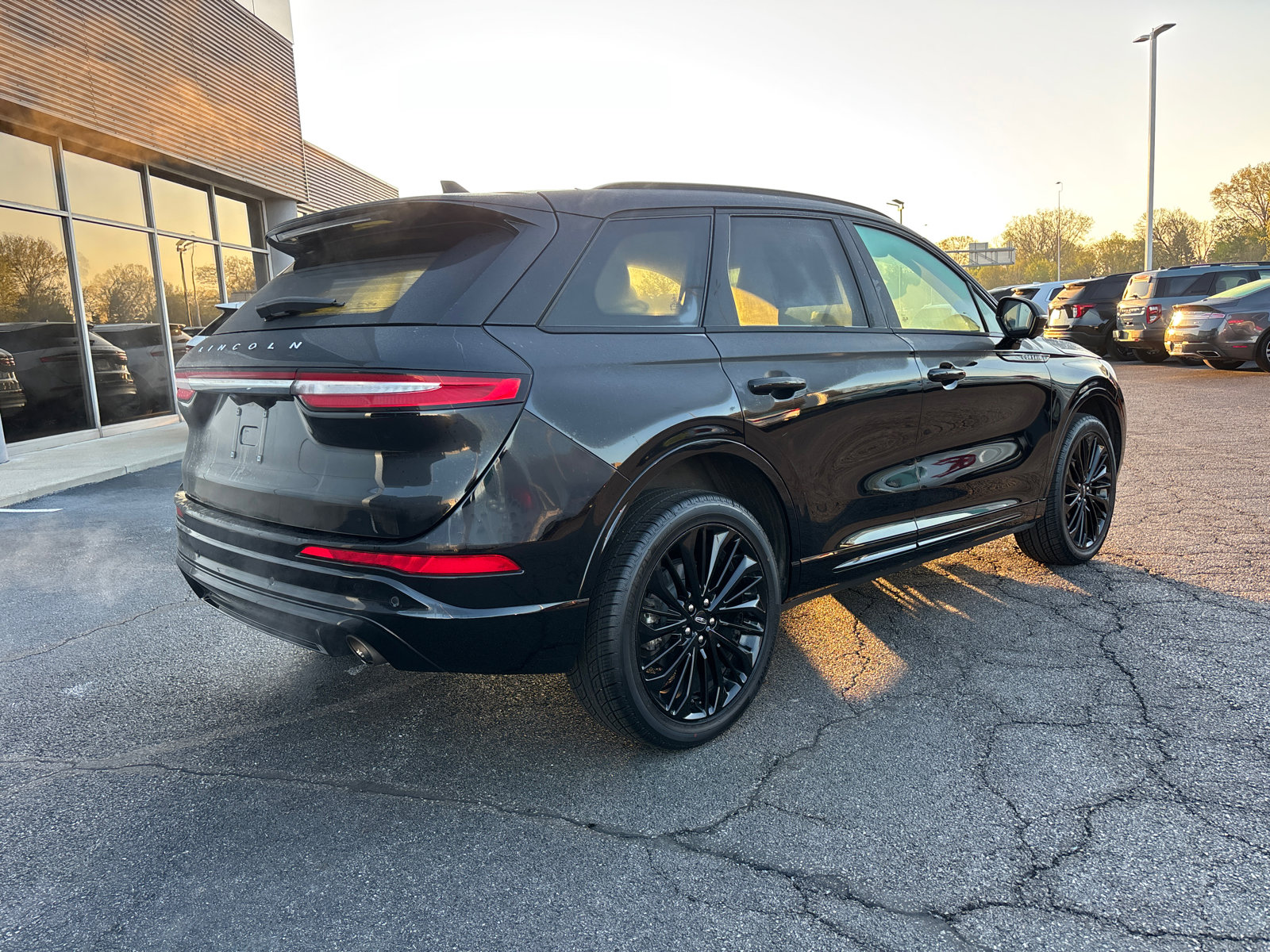 Certified 2023 Lincoln Corsair Reserve w/ Equipment Group 201A AWD/4WD image 7