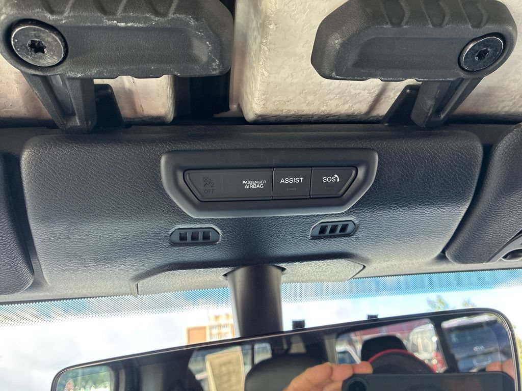 Used 2023 Jeep Gladiator Overland w/ Cold Weather Group AWD/4WD image 18
