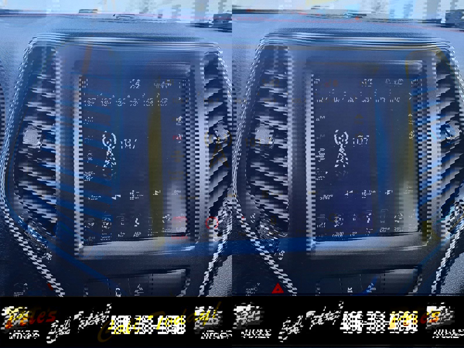 Used 2019 Jeep Cherokee Trailhawk image 23