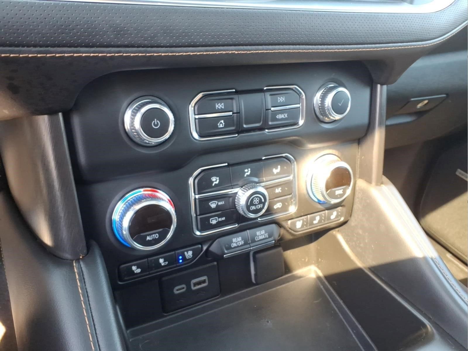 Used 2023 GMC Yukon AT4 AWD/4WD image 20