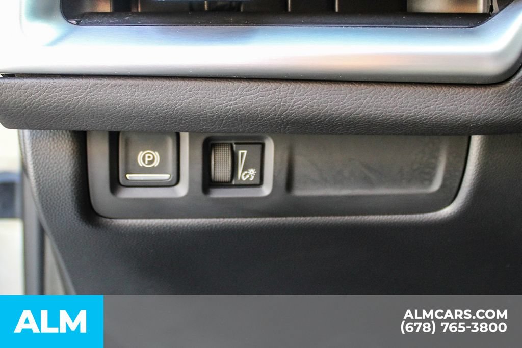 Used 2025 Cadillac XT4 Premium Luxury FWD image 30