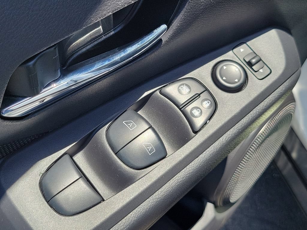 Used 2024 Nissan Kicks SV FWD image 20